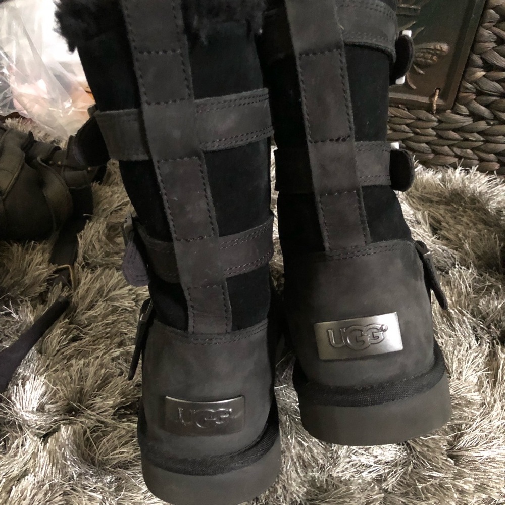 UGG boots - Picture 2 of 5